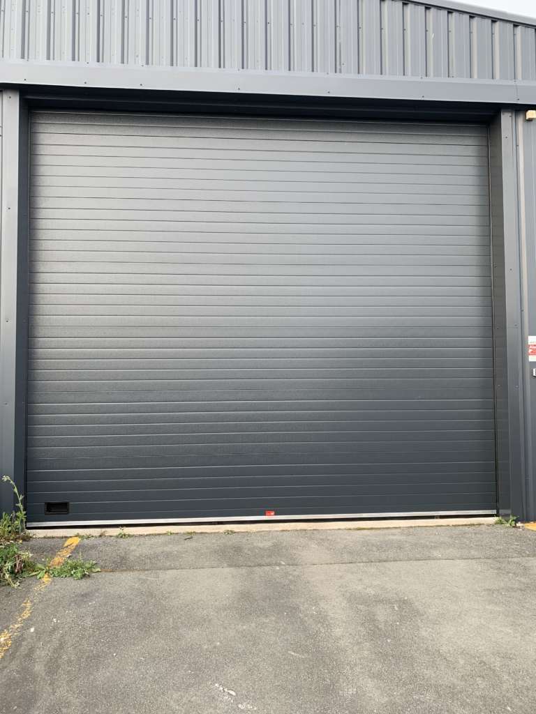 Installateur porte sectionnelle industrielle motorisée La Rochelle 17
Rochefort 17
Niort 79