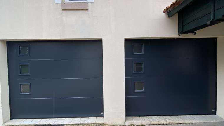 Installation Porte de garage motorisée, Installation porte sectionnelle motorisée à La Rochelle 17, Chatelaillon Plage 17